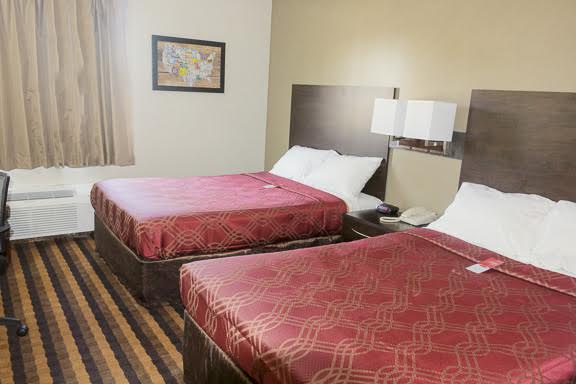 Econo Lodge Airport - Milwaukee , WI 53221 near General Mitchell International Airport View Point 3
