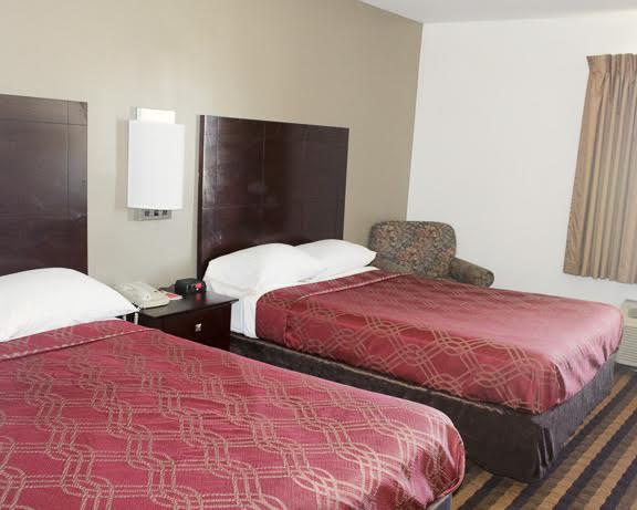 Econo Lodge Airport - Milwaukee , WI 53221 near General Mitchell International Airport View Point 4