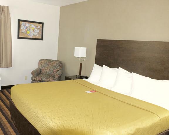 Econo Lodge Airport - Milwaukee , WI 53221 near General Mitchell International Airport View Point 6