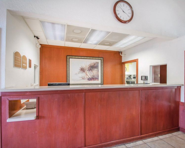 Econo Lodge Airport At RJ Stadium Tampa , FL 33614 near Tampa International Airport View Point 2