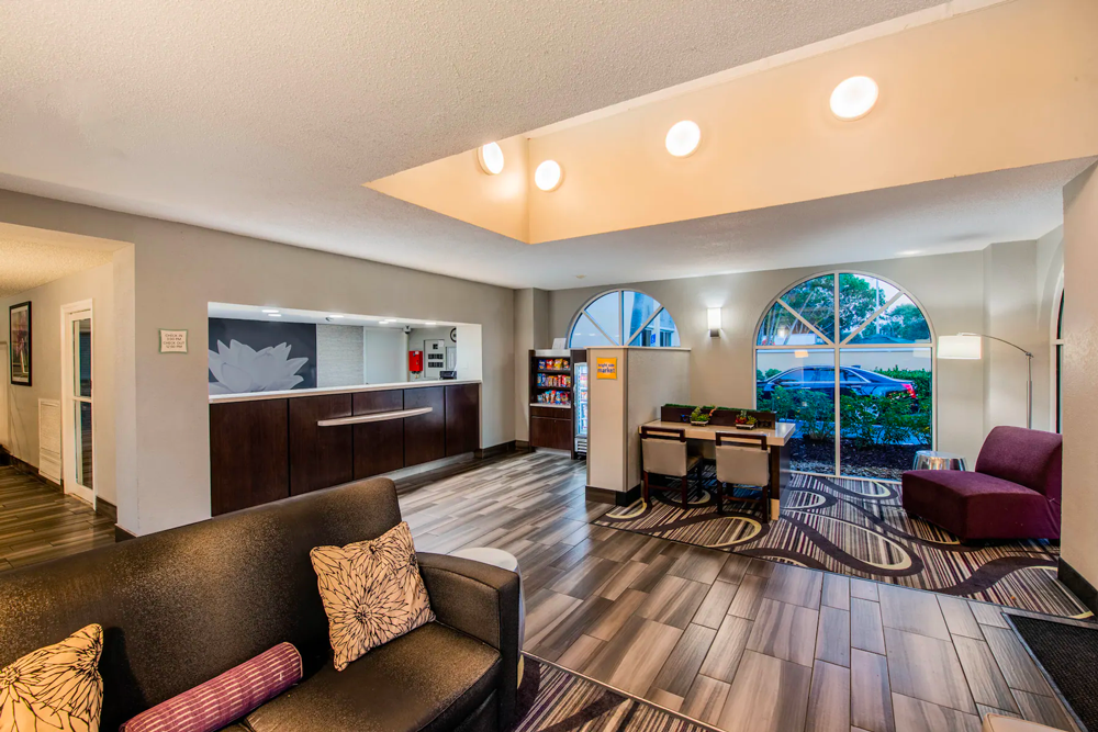 La Quinta Inn & Suites Fort Lauderdale Tamarac , Fl 33319 near Fort Lauderdale-hollywood International Airport View Point 2