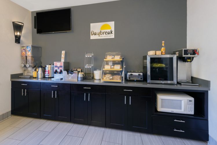 HOTEL 15550 San Bruno , CA 94066 near San Francisco International Airport View Point 4