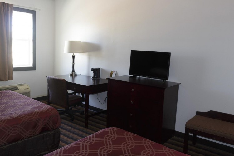 Econo Lodge Airport - Milwaukee , WI 53221 near General Mitchell International Airport View Point 10
