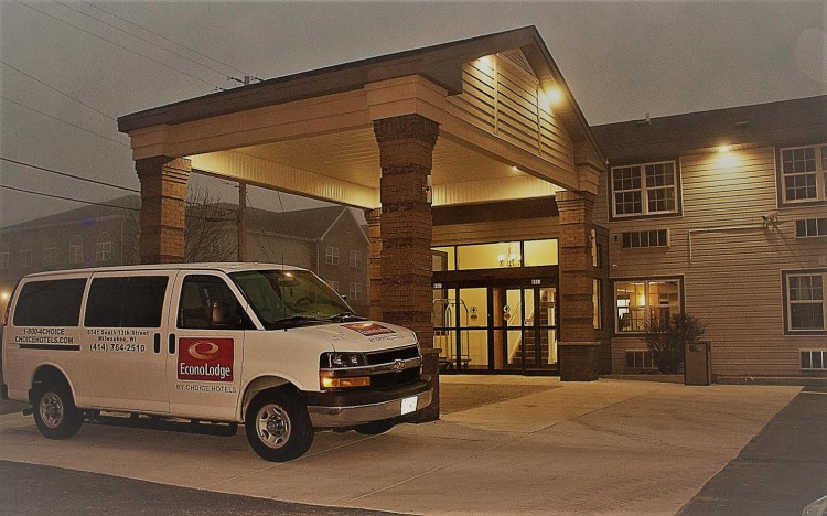 Econo Lodge Airport - Milwaukee , WI 53221 near General Mitchell International Airport View Point 9