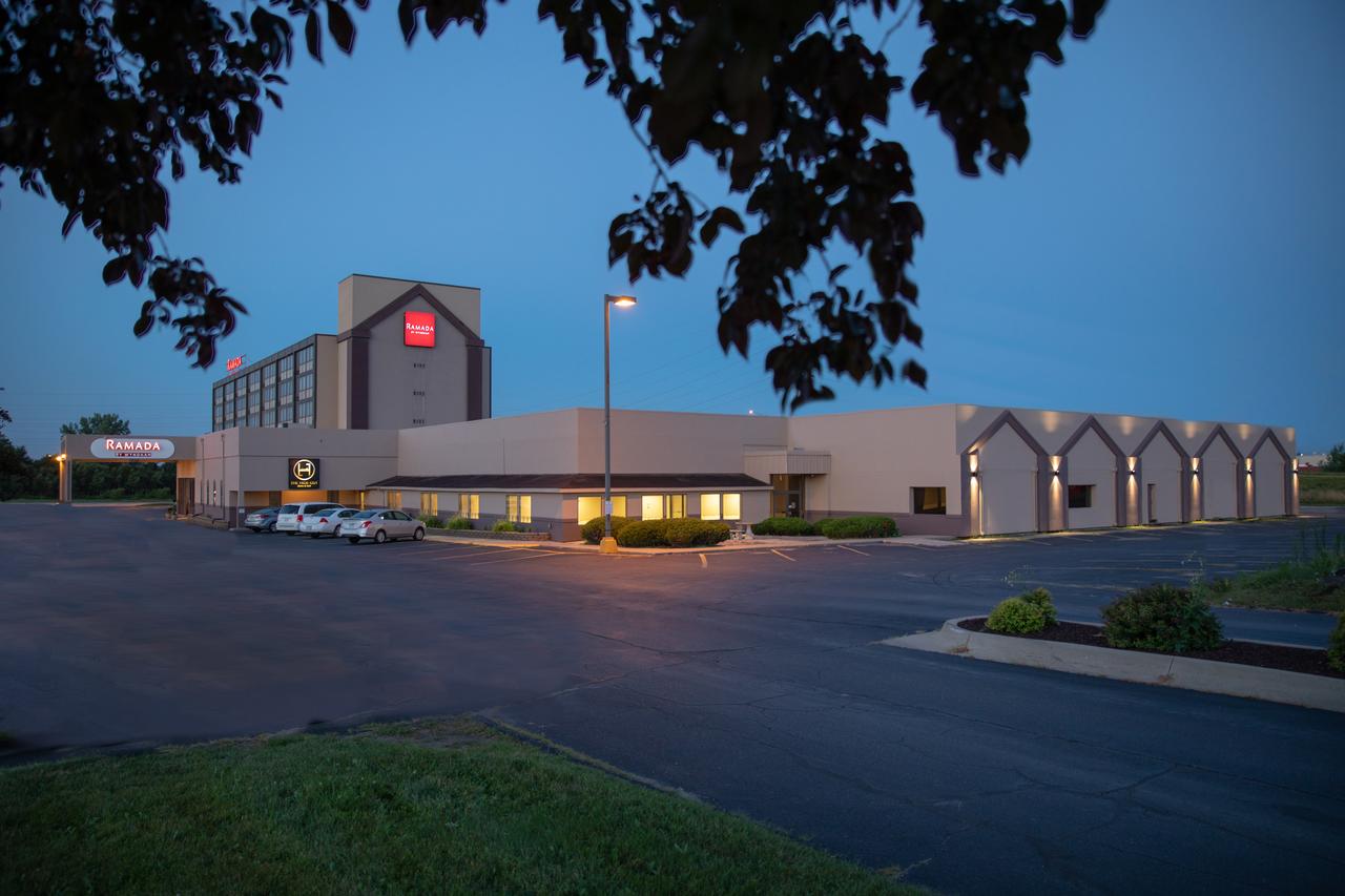 Ramada Hotel & Convention Center , IA 52404 near 