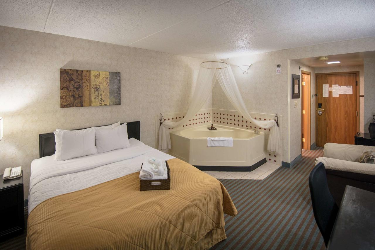 Ramada Hotel & Convention Center  , IA 52404 near The Eastern Iowa Airport View Point 5