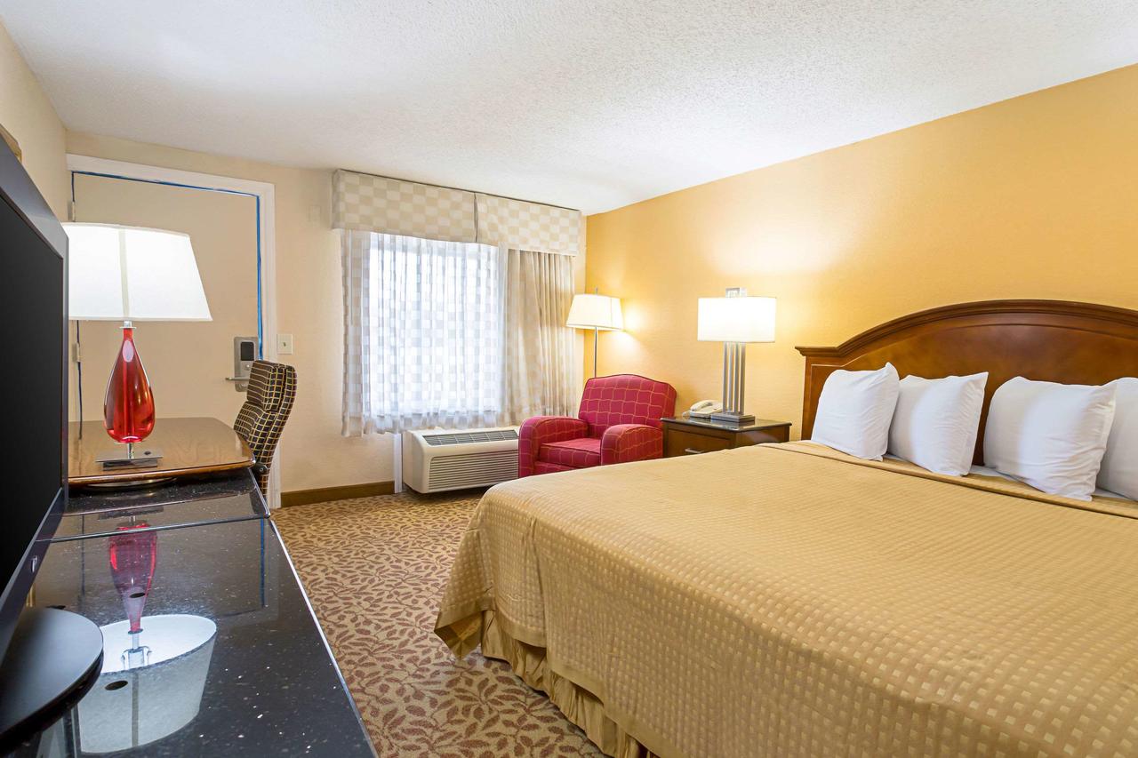 Rodeway Inn Metro Airport , MI 48174 near Detroit Metropolitan Wayne County Airport View Point 8