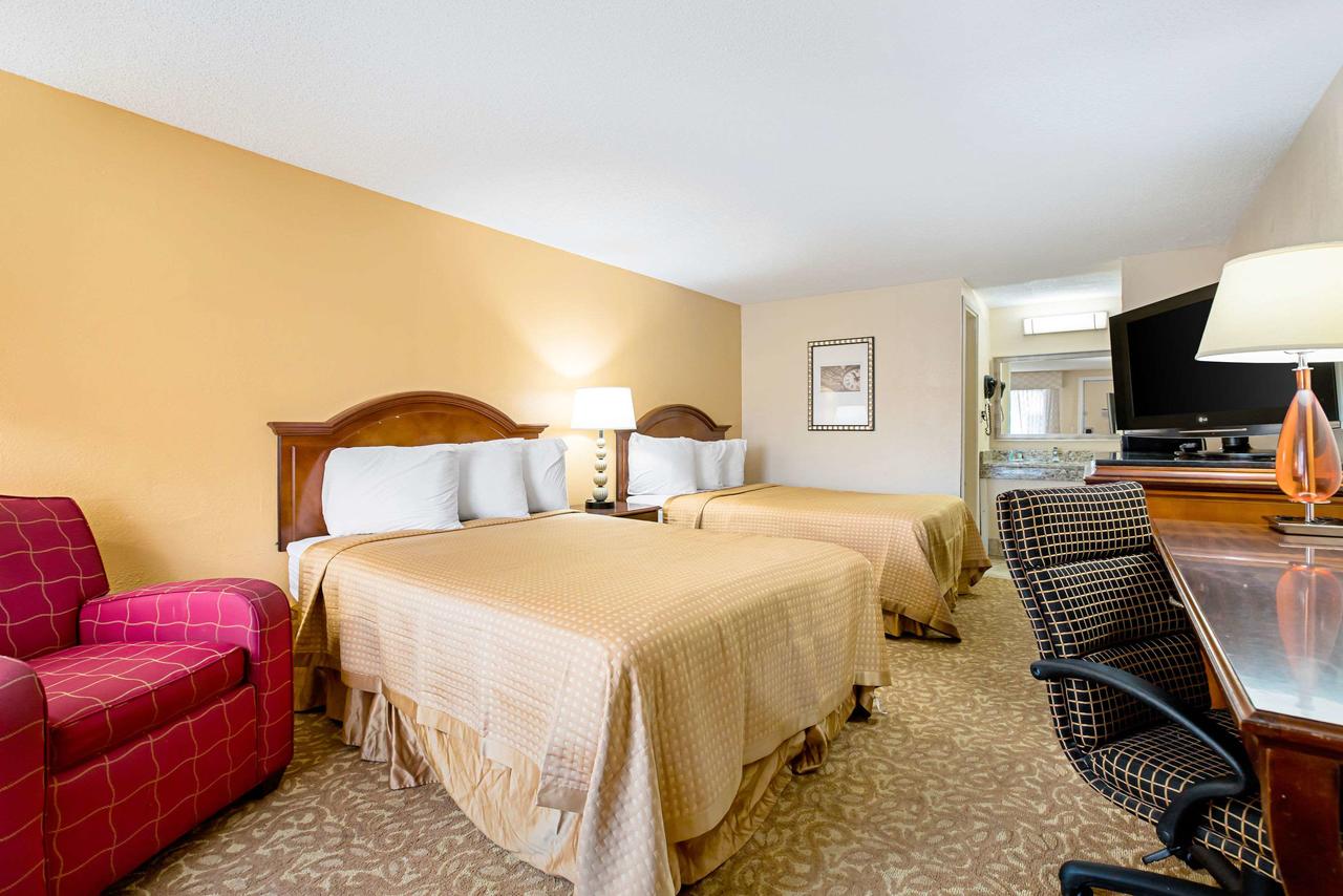Rodeway Inn Metro Airport , MI 48174 near Detroit Metropolitan Wayne County Airport View Point 7