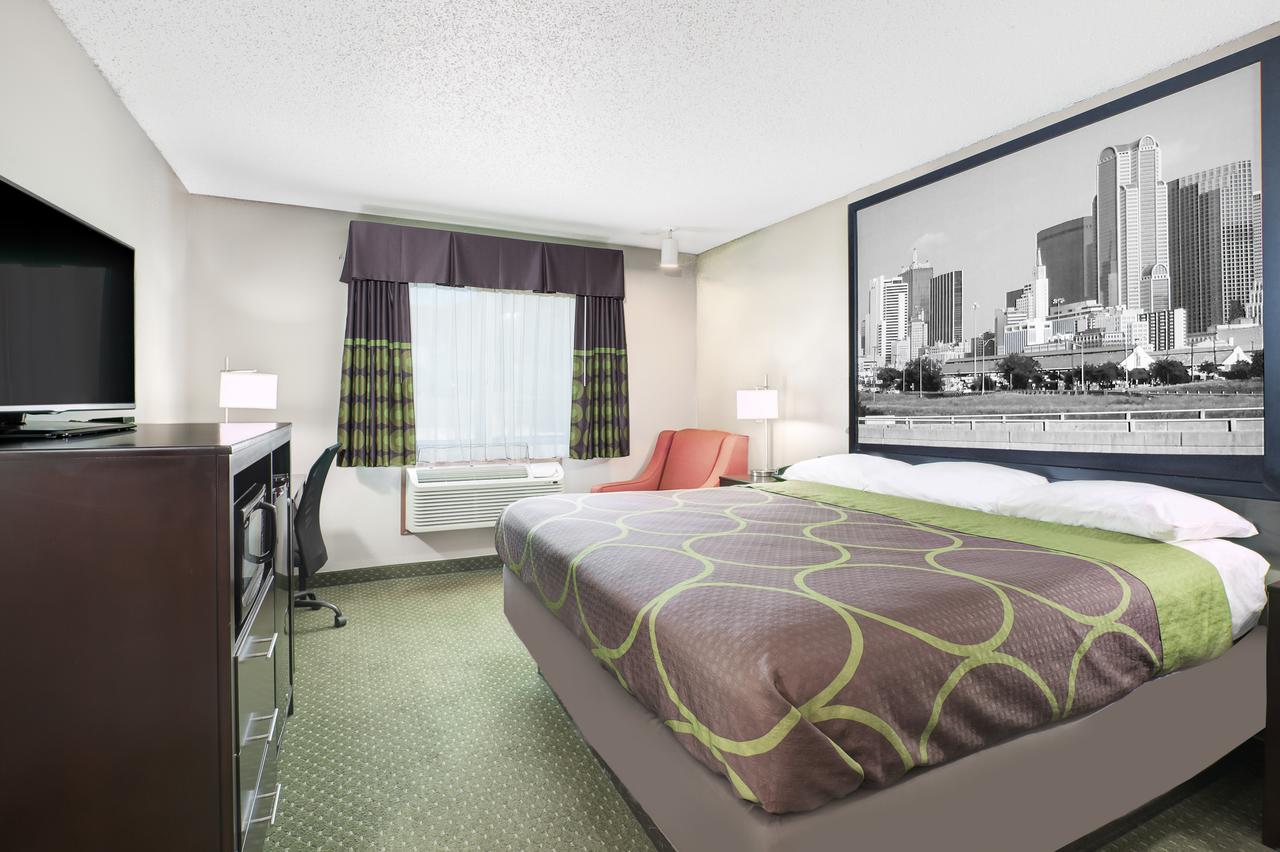 Super 8 by Wyndham Bedford DFW Airport West , Tx 76022 near Dallas-fort Worth International Airport View Point 3