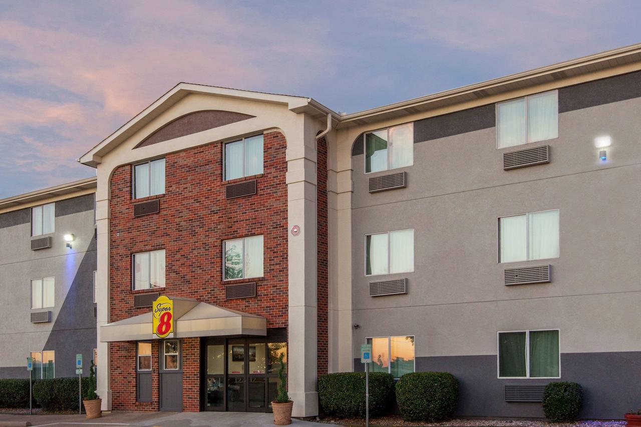 Super 8 by Wyndham Bedford DFW Airport West , Tx 76022 near Dallas-fort Worth International Airport View Point 2