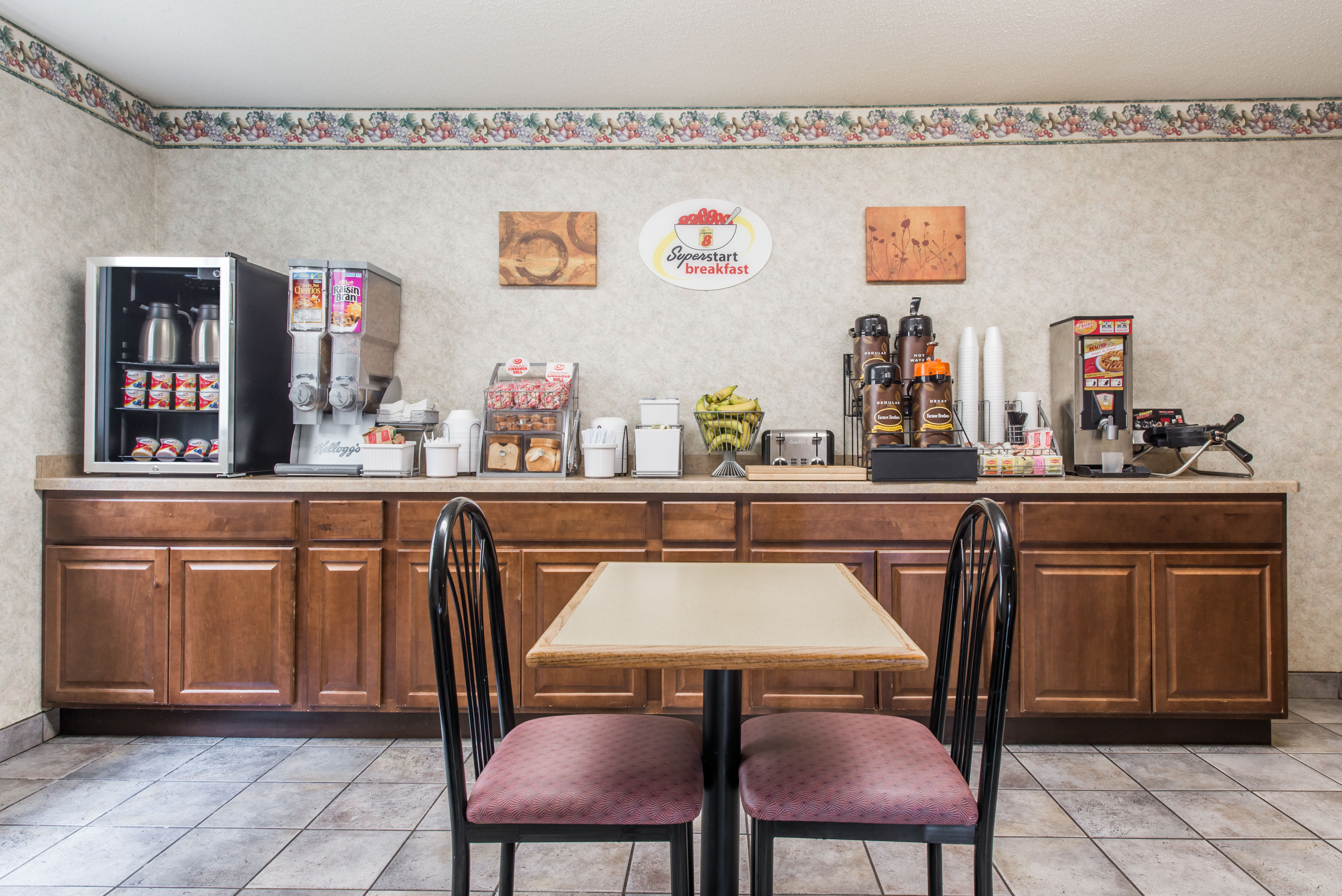 Super 8 by Wyndham- Niagara Falls , NY 14304 near Niagara Falls International Airport View Point 9