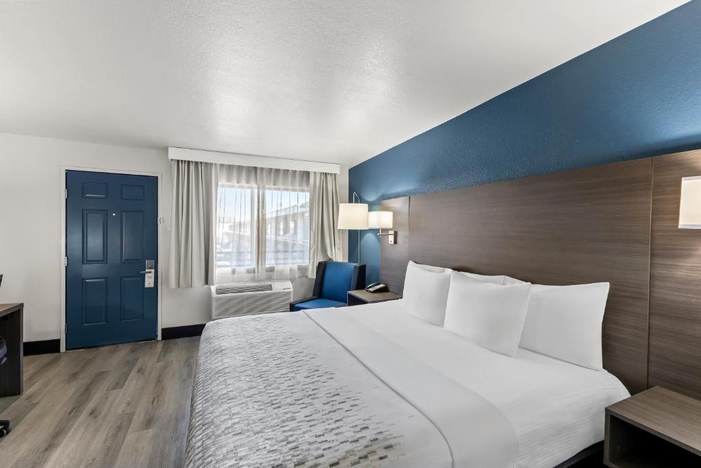 Surestay Hotel by BEST WESTERN Phoenix Airport , AZ 85008 near Sky Harbor International Airport View Point 3