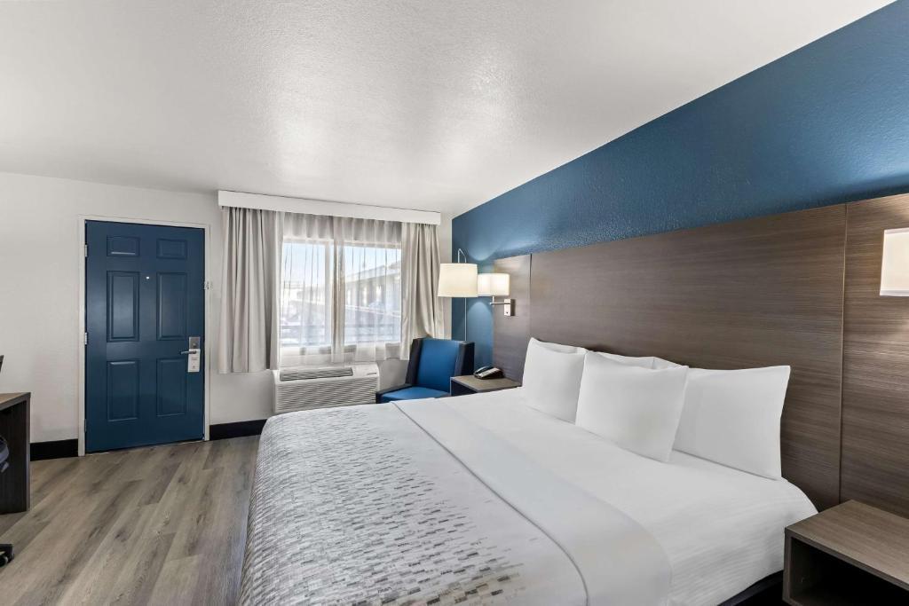 Surestay Hotel by BEST WESTERN Phoenix Airport , AZ 85008 near Sky Harbor International Airport View Point 8