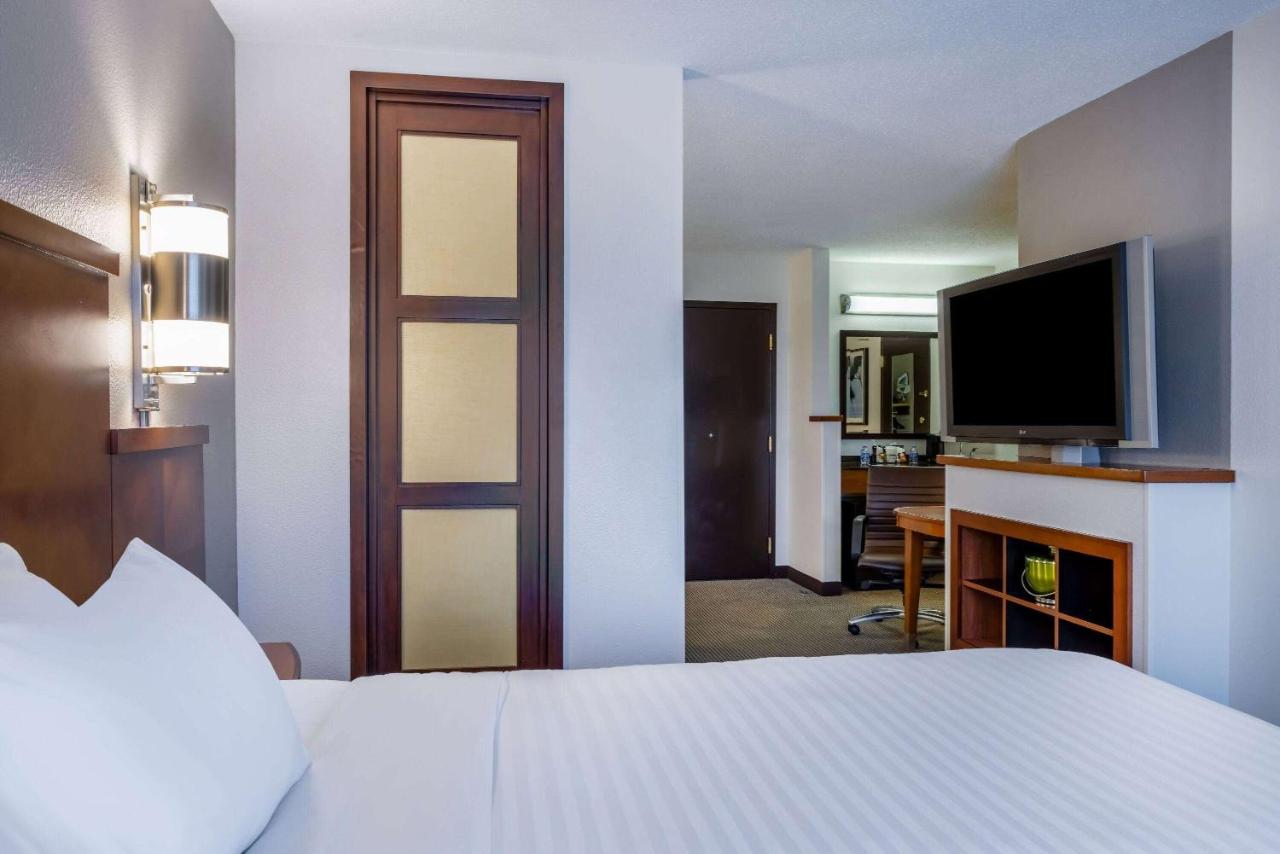 Wyndham Garden Kansas City Airport , MO 64153 near Kansas City International Airport View Point 6