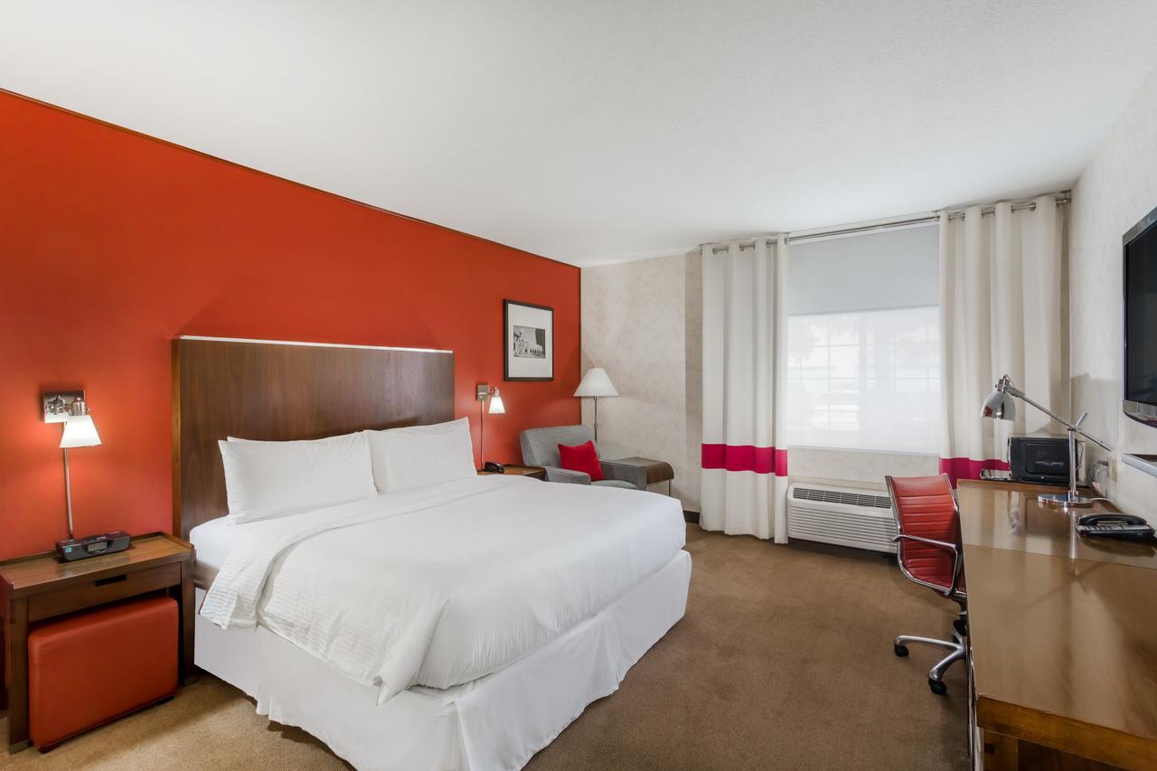 Wyndham Garden Silicone Valley , CA 95138 near Norman Y. Mineta San Jose Intl Airport View Point 6