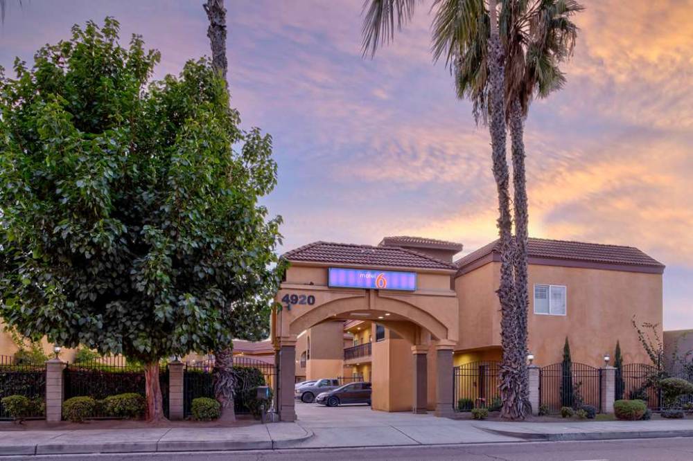 Motel South Gate CA Exterior