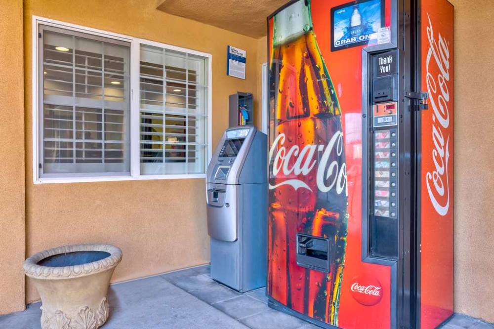  Motel 6 South Gate, Ca 4