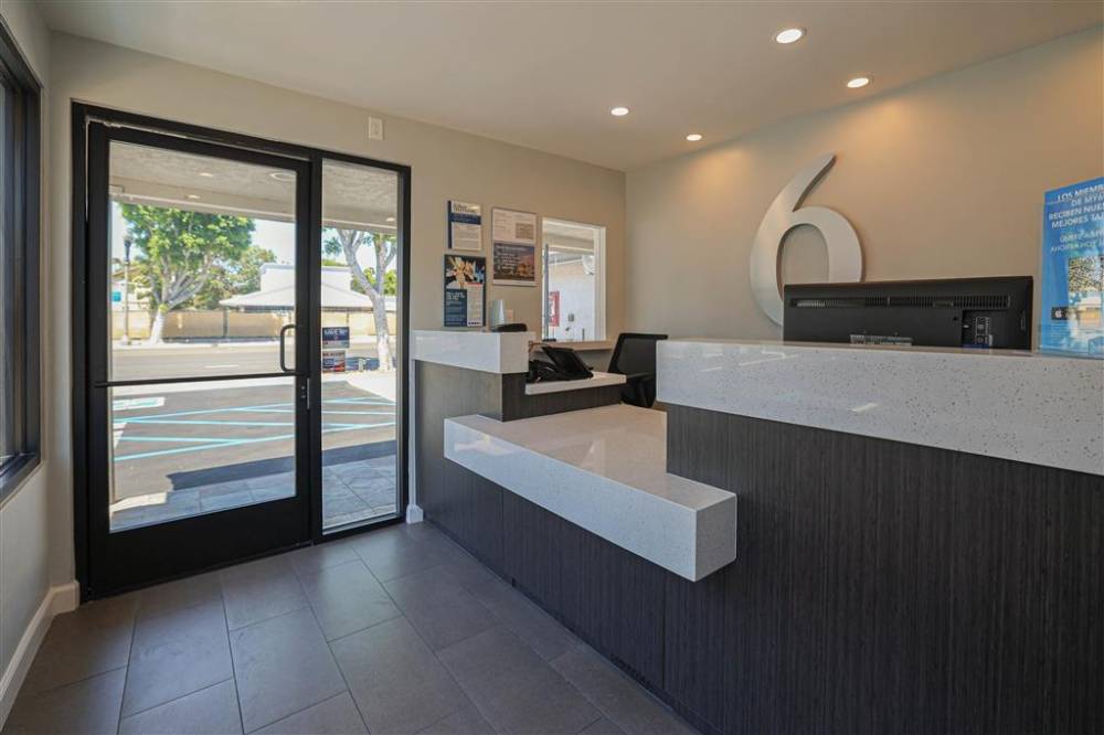  Motel 6 Tustin, Ca  Orange County 2
