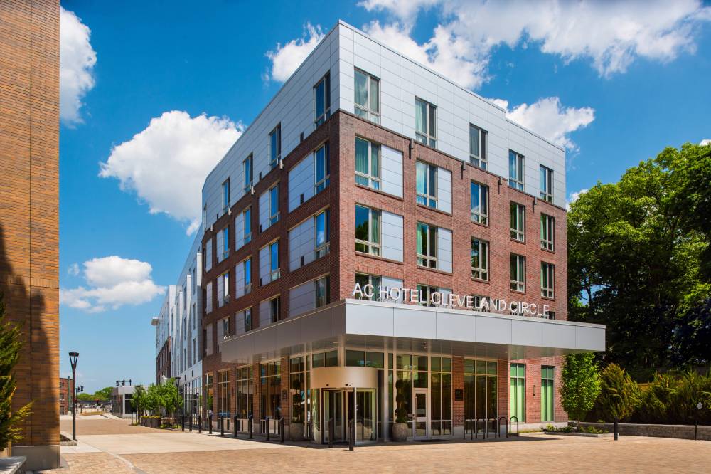Ac Hotel By Marriott Boston Cleveland Circle 2