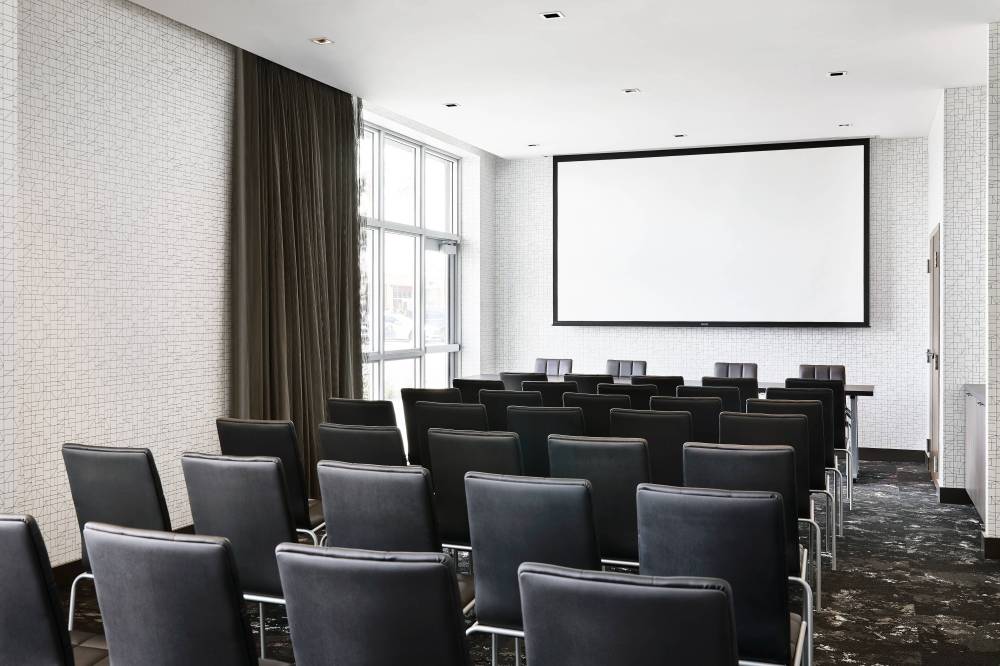 Ac Hotel By Marriott Miami Nw-doral 10
