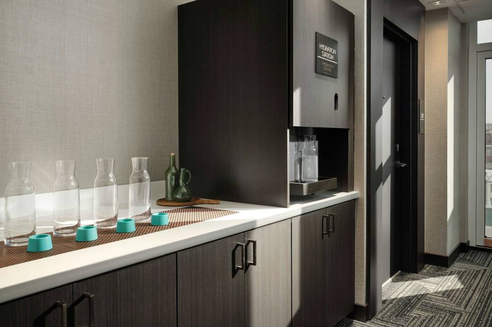 Ac Hotels By Marriott Burlington 4