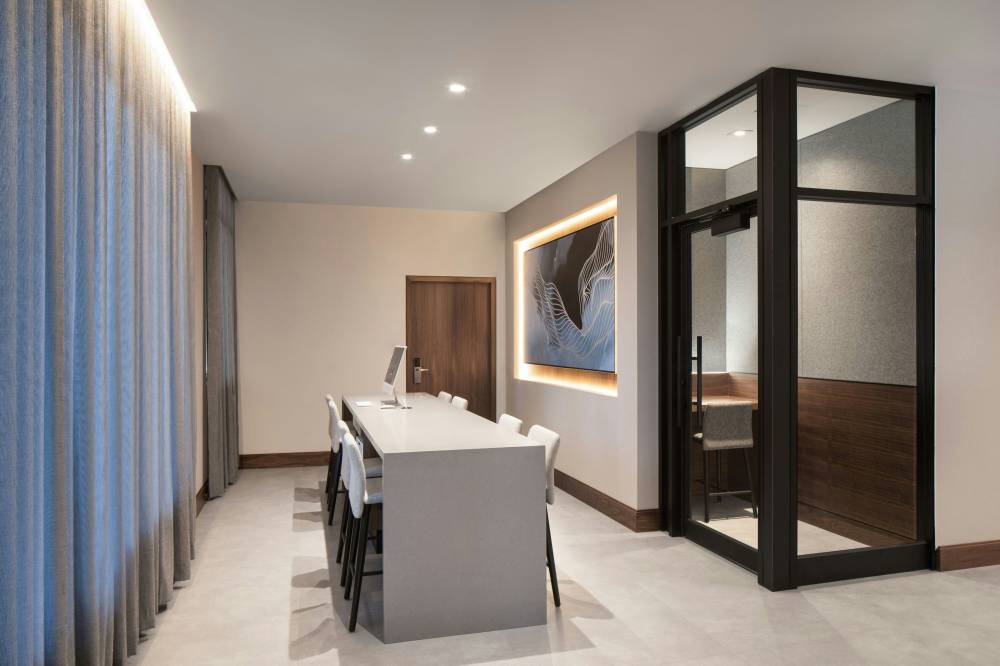 Ac Hotels By Marriott Old Montreal 6