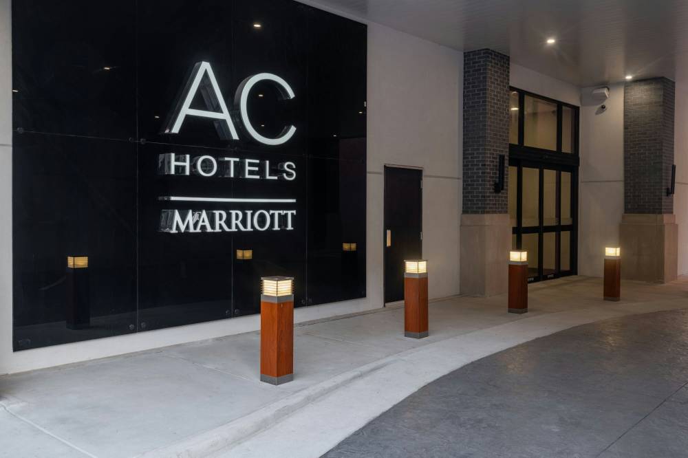 Ac Hotels By Marriott Wichita Downtown 4