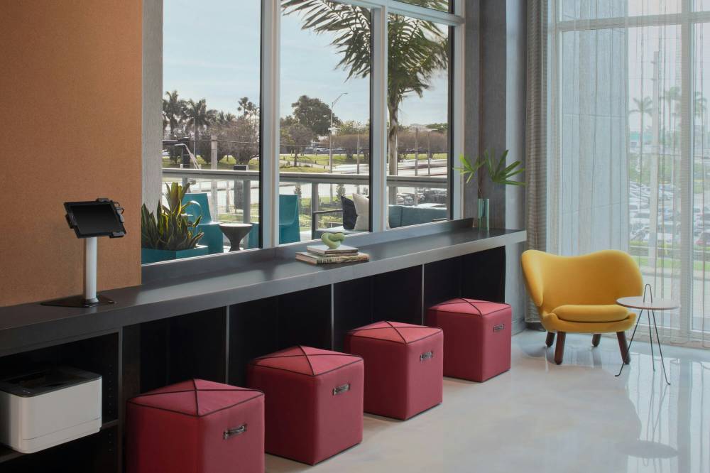 Aloft Fort Lauderdale Airport 7