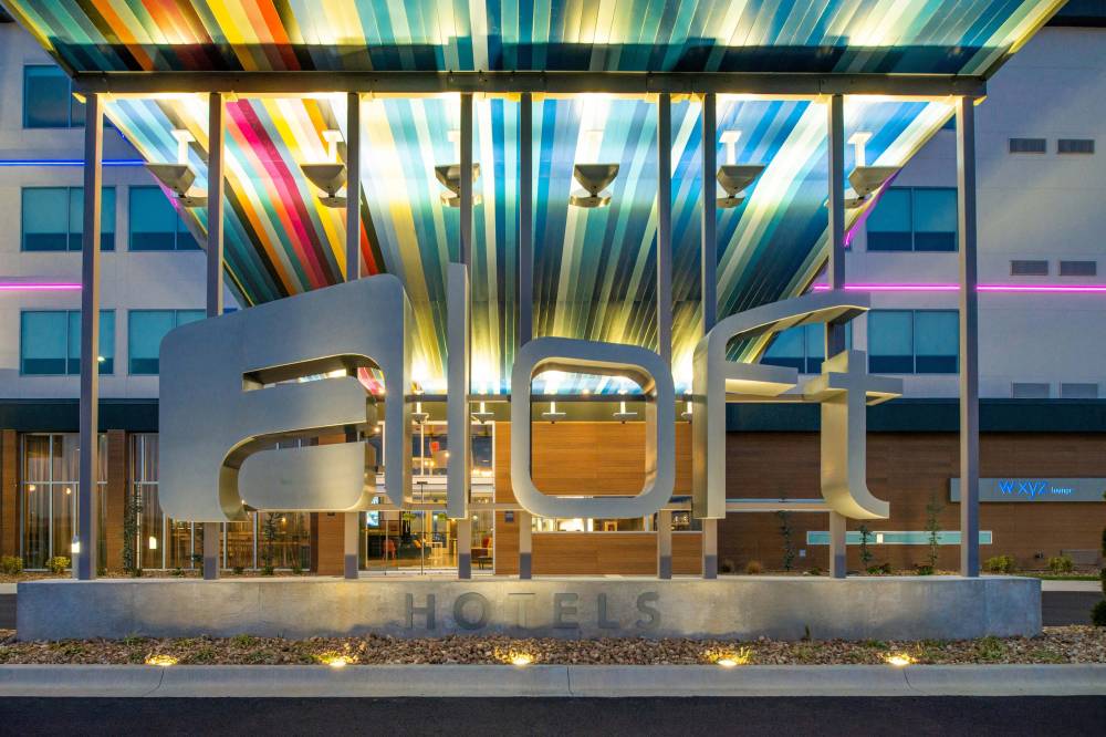 Aloft North Kansas City 4