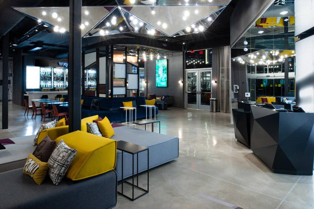 Aloft North Kansas City 10