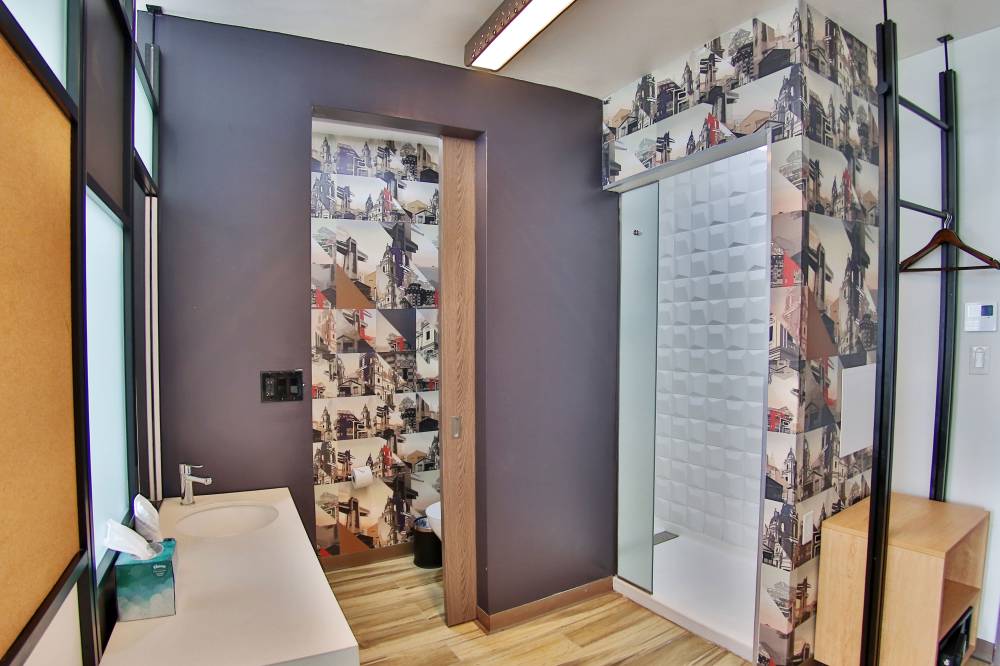 Standard Aloft Bathroom