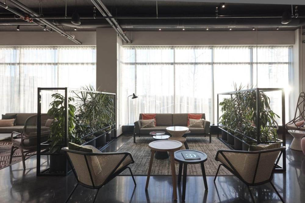 Alt Hotel Calgary East Village 4