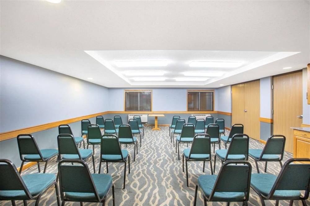 Americinn By Wyndham Coralville 2