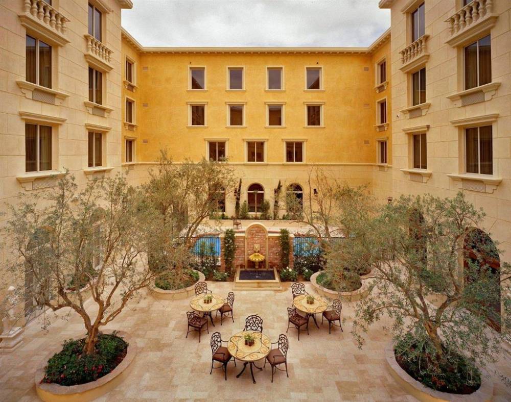 Ayres Hotel Manhattan Beach 4