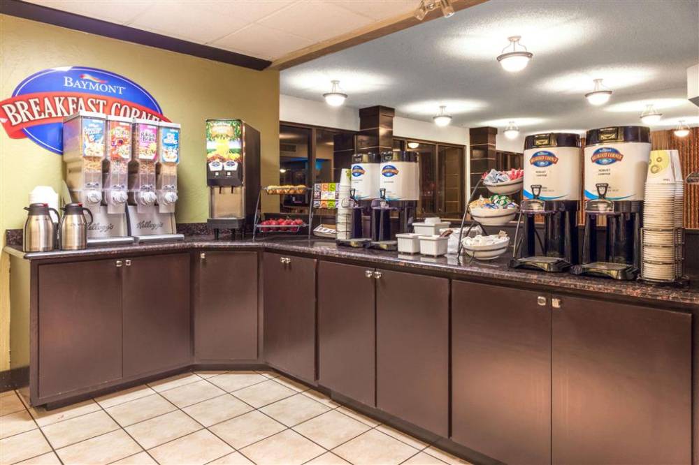 Baymont By Wyndham Amarillo East 3
