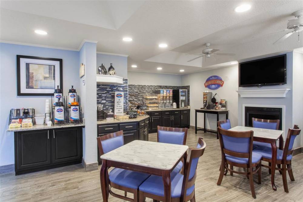 Baymont By Wyndham Jacksonville/butler Blvd 3