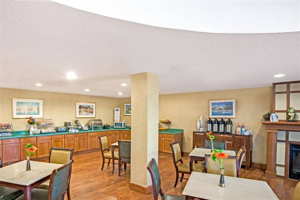 Baymont By Wyndham Louisville Airport South 3