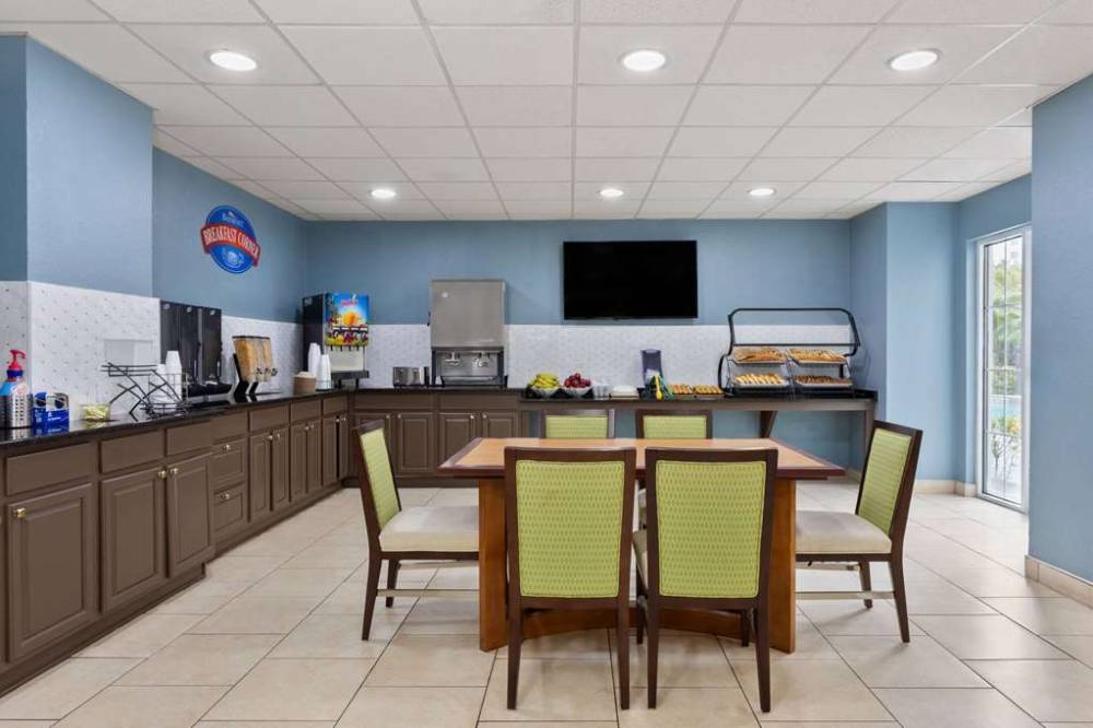 Baymont By Wyndham Orlando/international Dr/universal Blvd 3