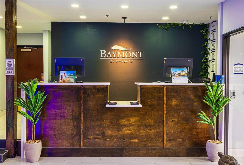Baymont By Wyndham Port Wentworth 2