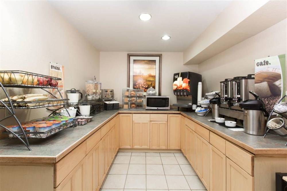 Baymont Inn & Suites By Wyndham Anchorage Airport 3