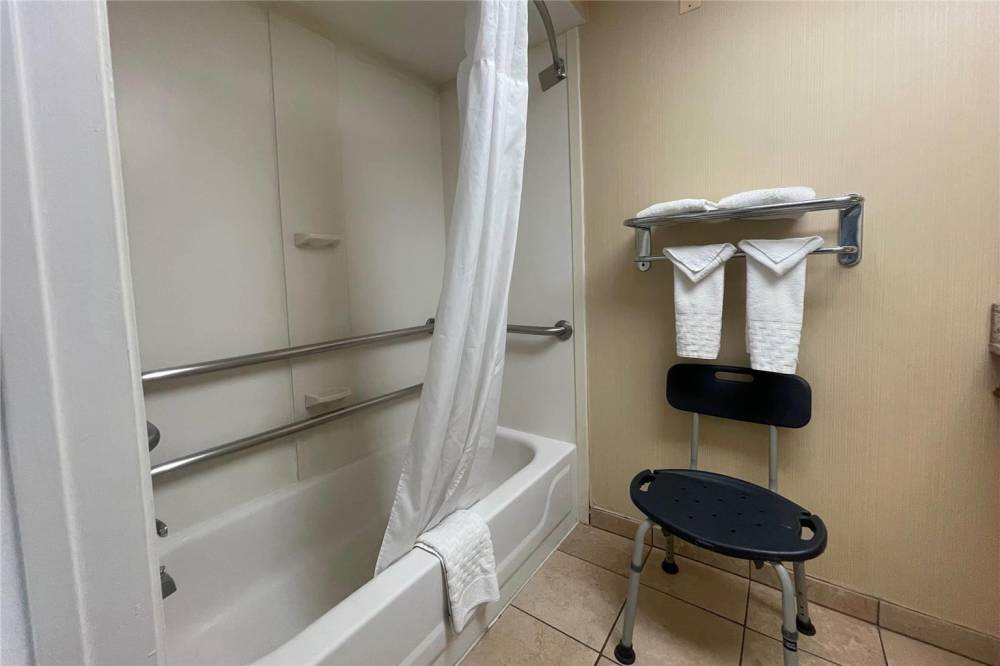 Baymont Inn & Suites By Wyndham Tempe University/phoenix 4