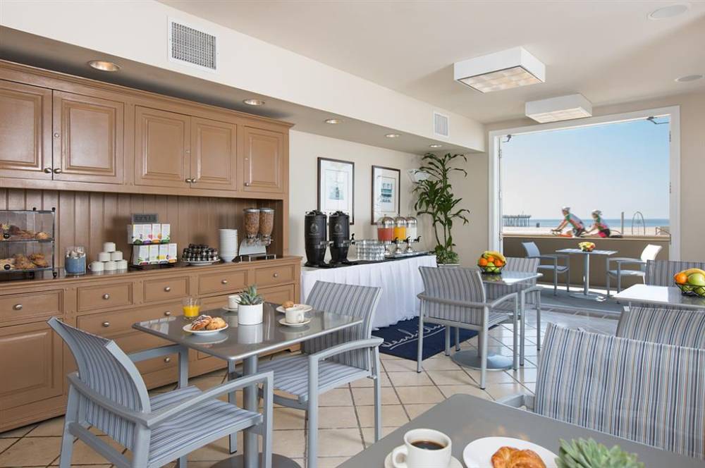 Beach House At Hermosa 9