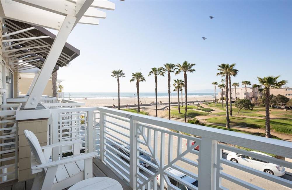 Beach House At Hermosa 2