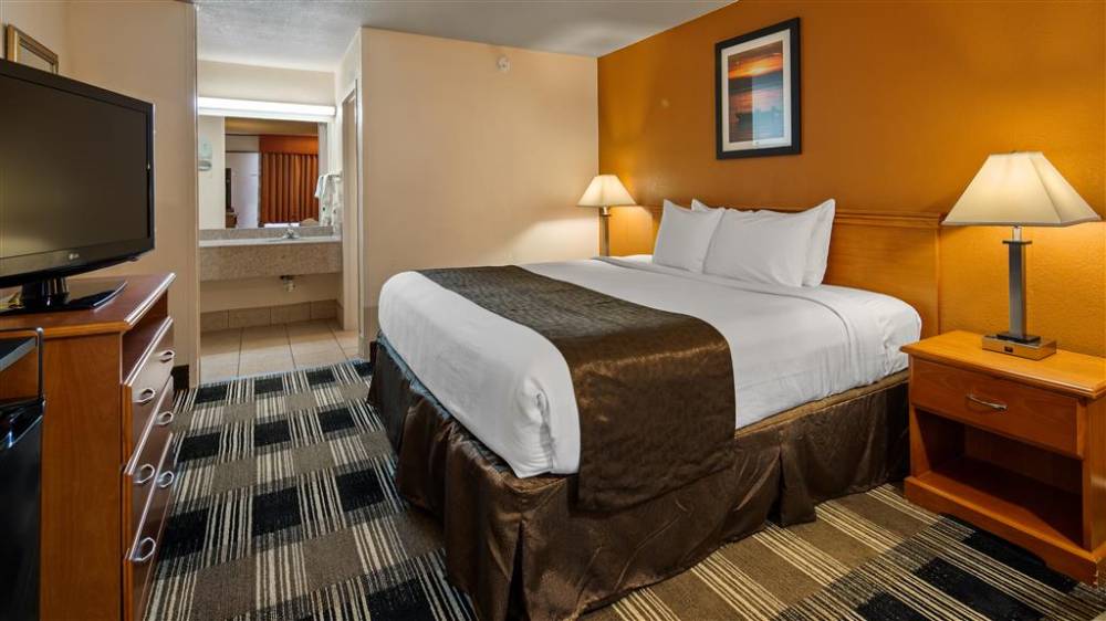 Best Western Airport 8