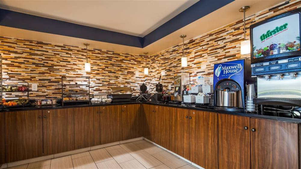 Best Western Center Inn 5
