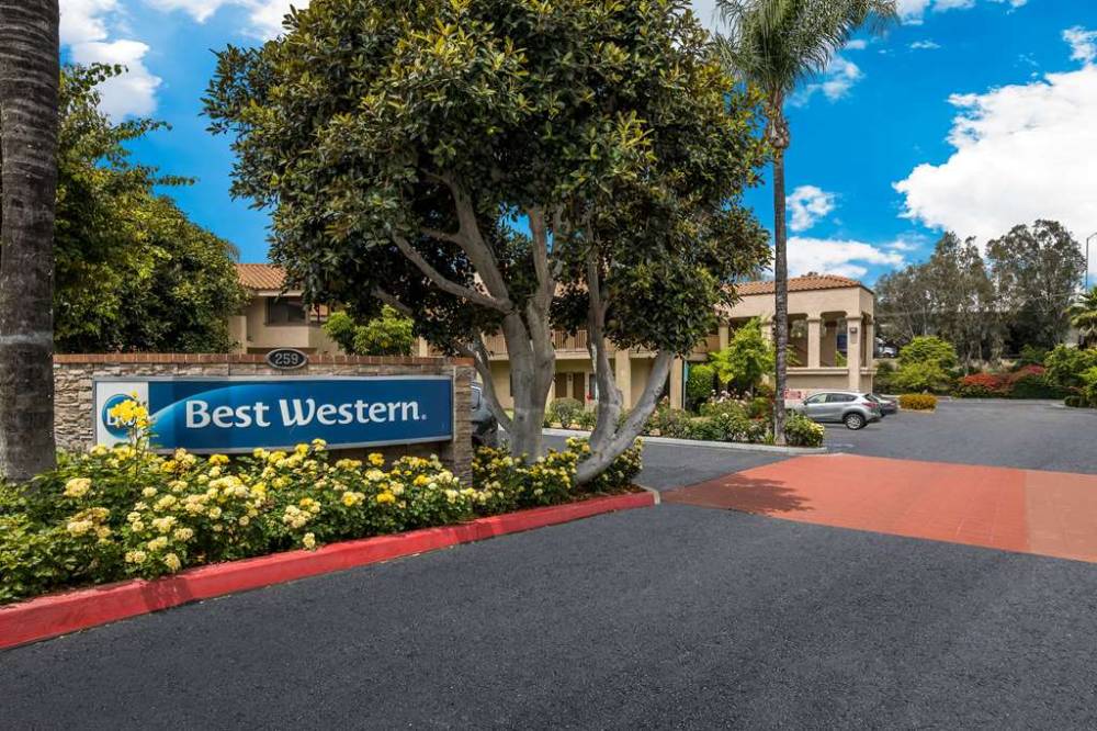 Best Western Diamond Bar Hotel & Suites 1