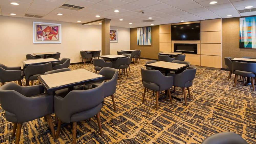 Best Western On The Avenue 6