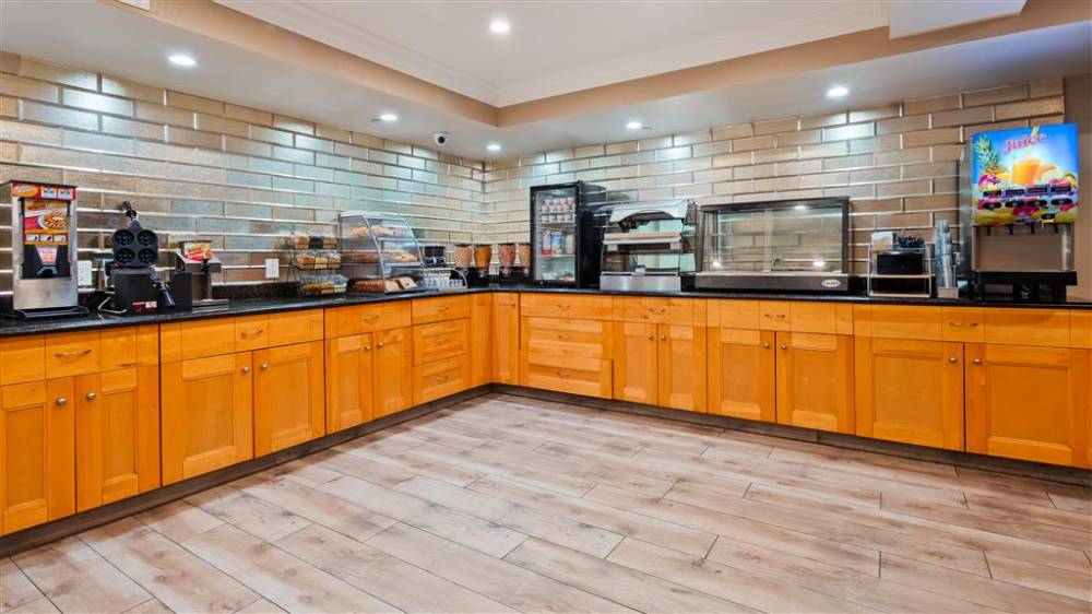 Best Western Plus Anaheim Orange County Hotel 6