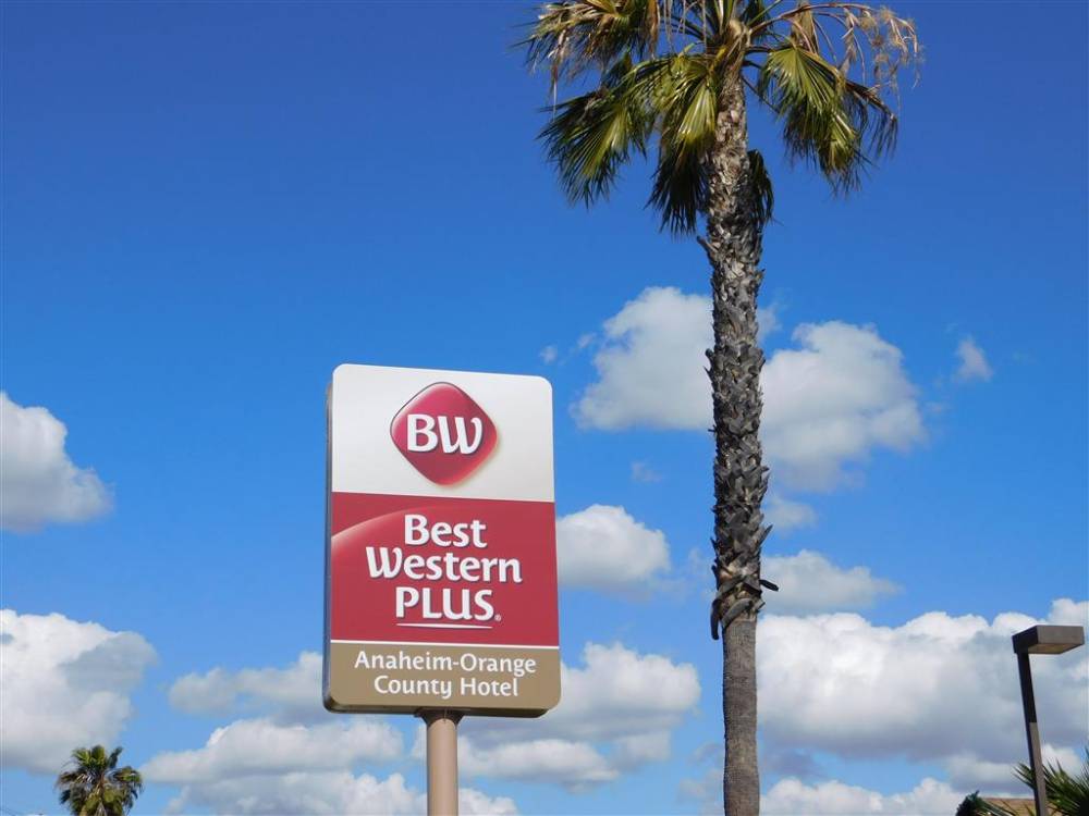 Best Western Plus Anaheim Orange County Hotel 3