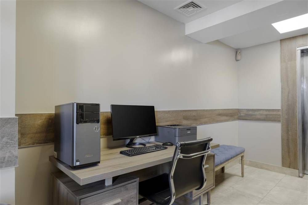 Best Western Plus Brooklyn Bay Hotel 5